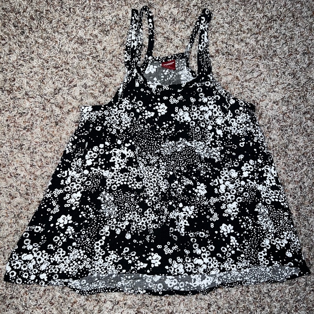 Black & white floral tank